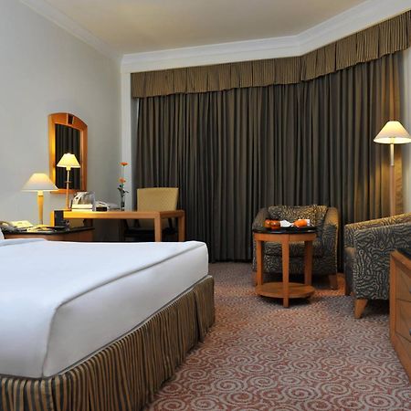 Le Royal Meridien Chennai Exterior photo