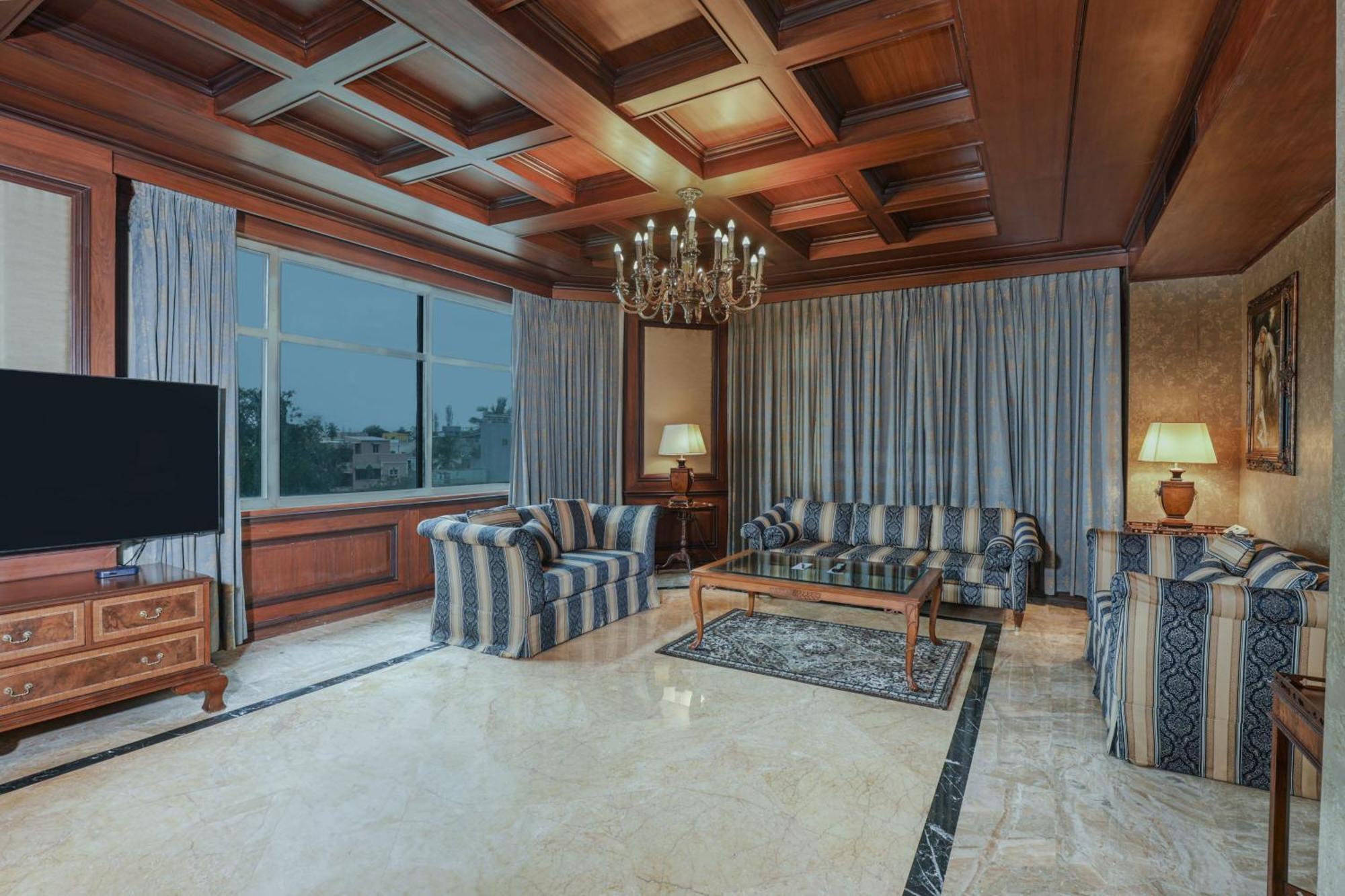 Le Royal Meridien Chennai Exterior photo