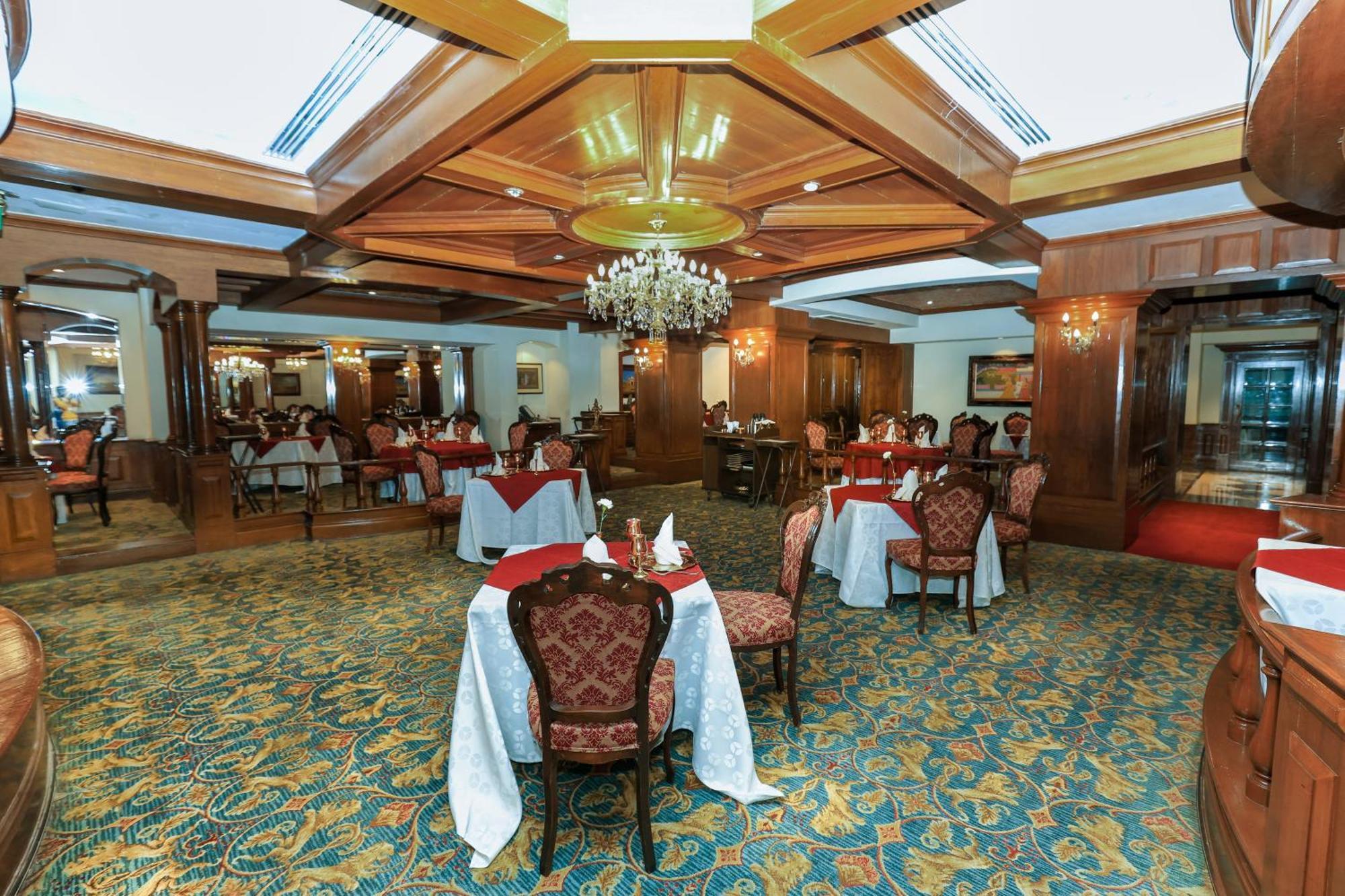Le Royal Meridien Chennai Exterior photo