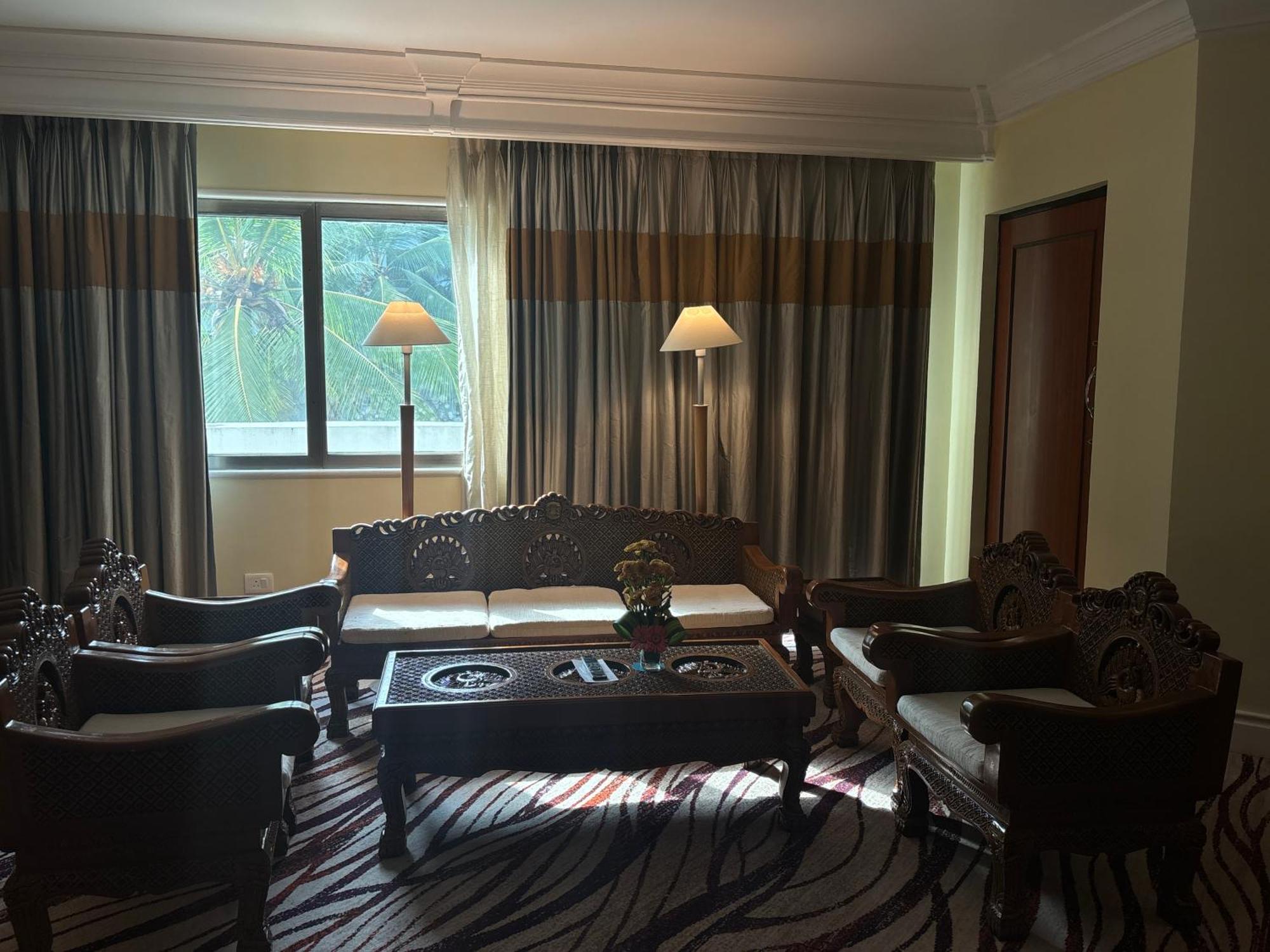 Le Royal Meridien Chennai Exterior photo