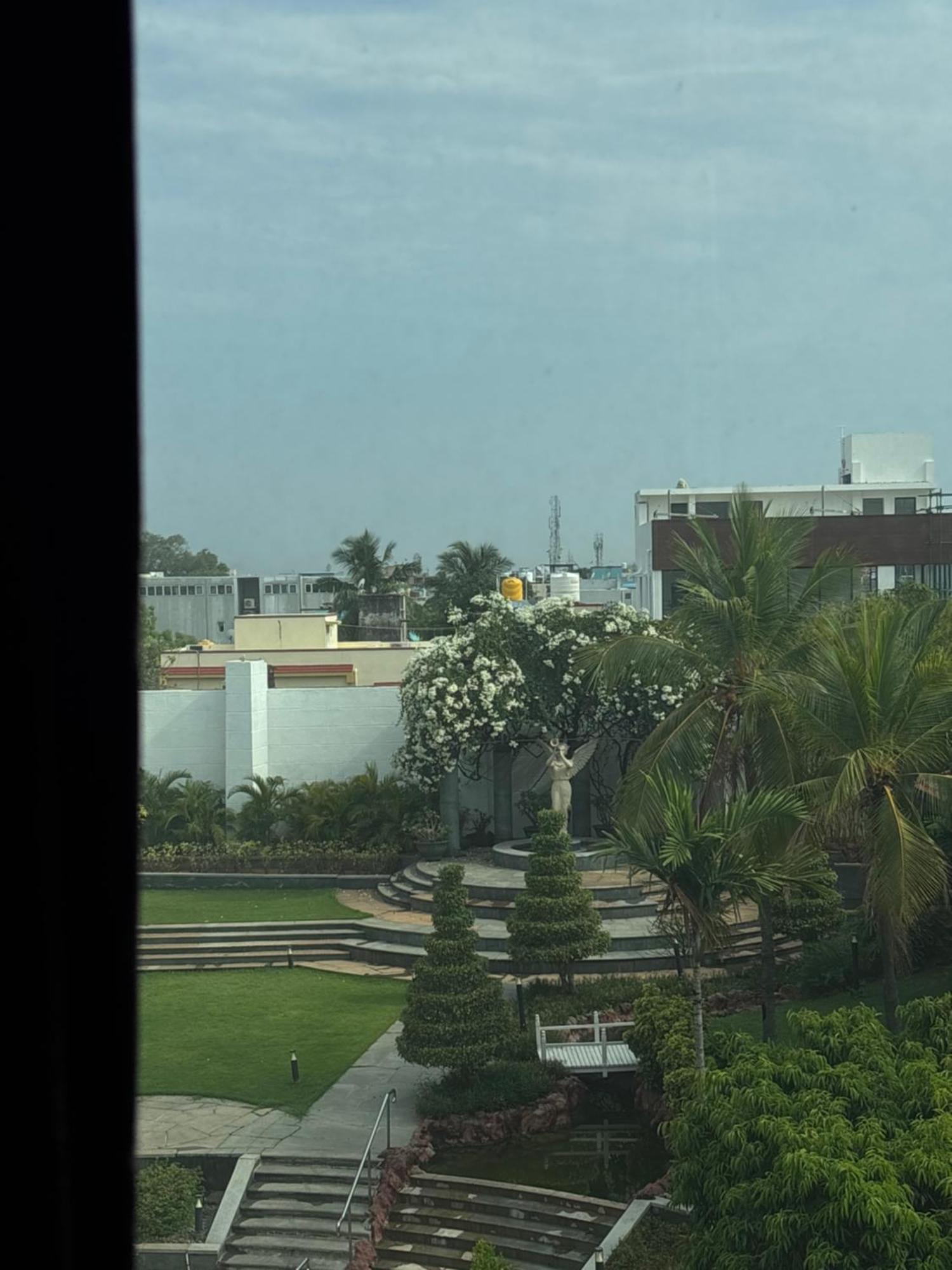 Le Royal Meridien Chennai Exterior photo